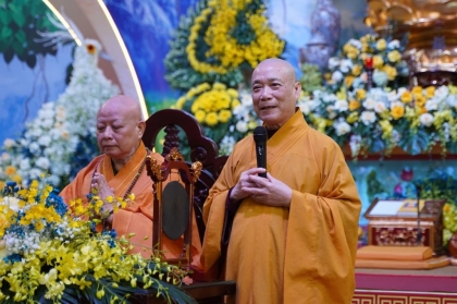 Hà Nội: Hàng ngàn Phật tử tham dự khóa tu 'Ý niệm về sự tu và học' 